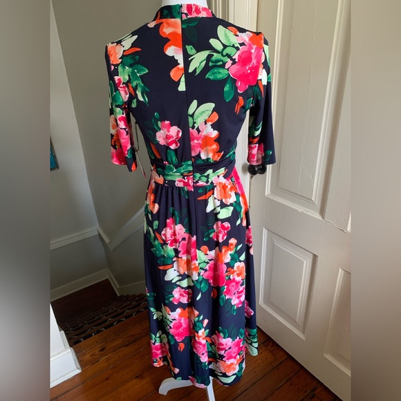 VINCE CAMUTO DRESS - Picture 2 of 6